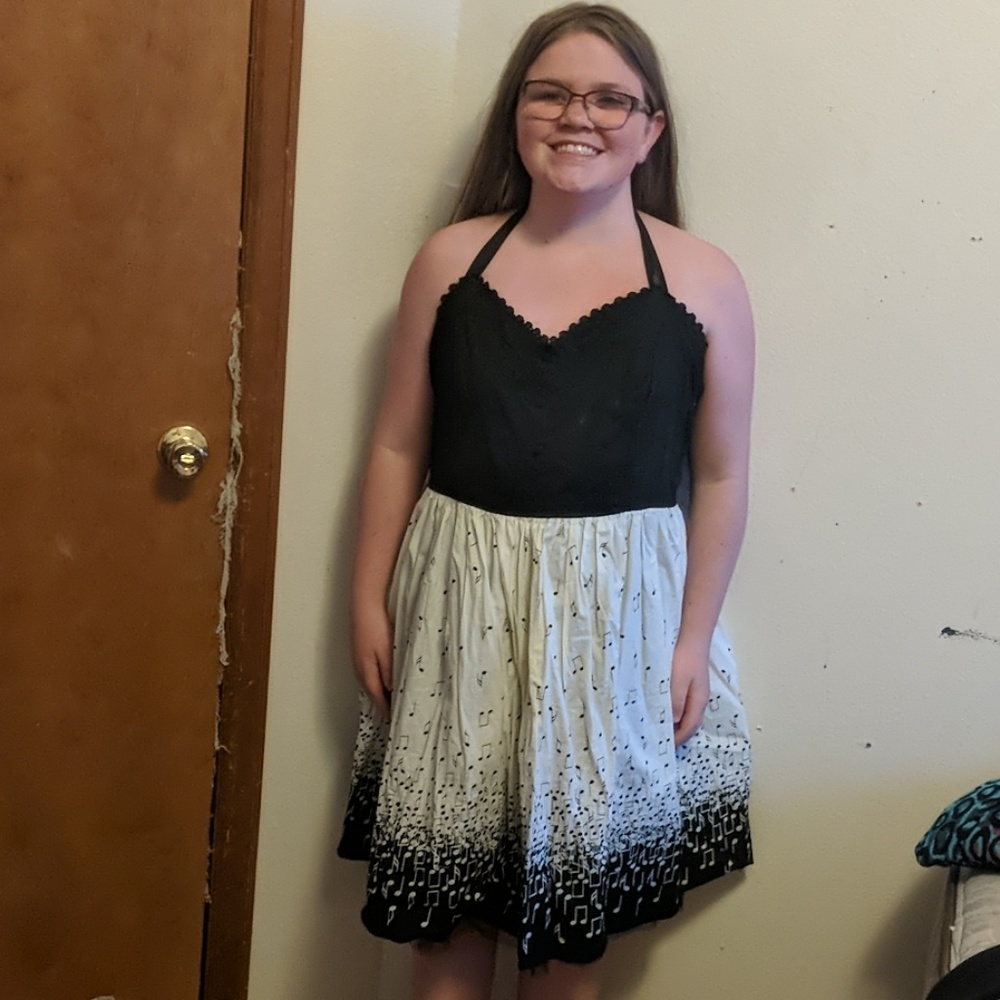 Black and white music note dress - Picture 2 of 5